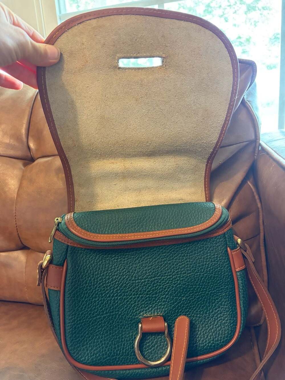 Vintage Dooney & Bourke All Weather Leather Green British Tan Saddle Crossbody - Picture 3 of 6